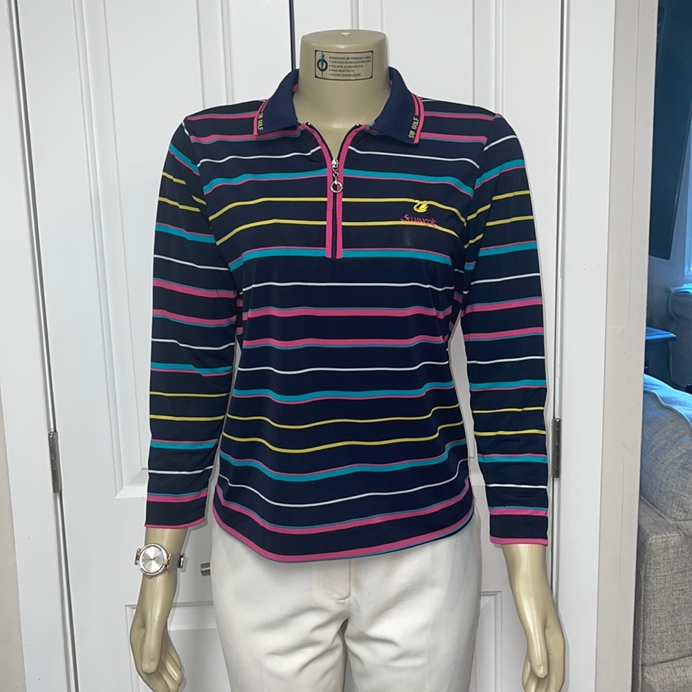 Beautiful ladies golf shirt.